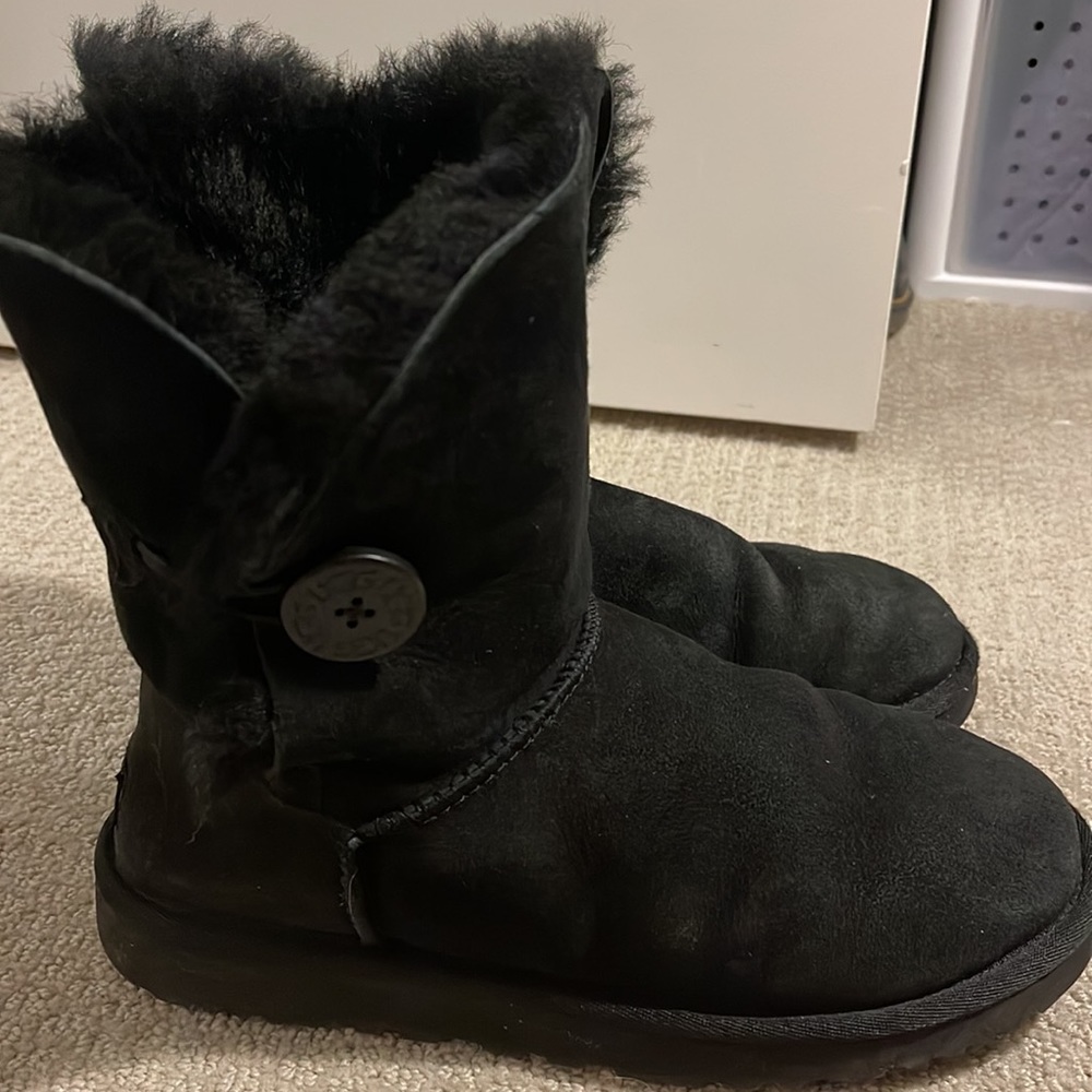 Black Uggs